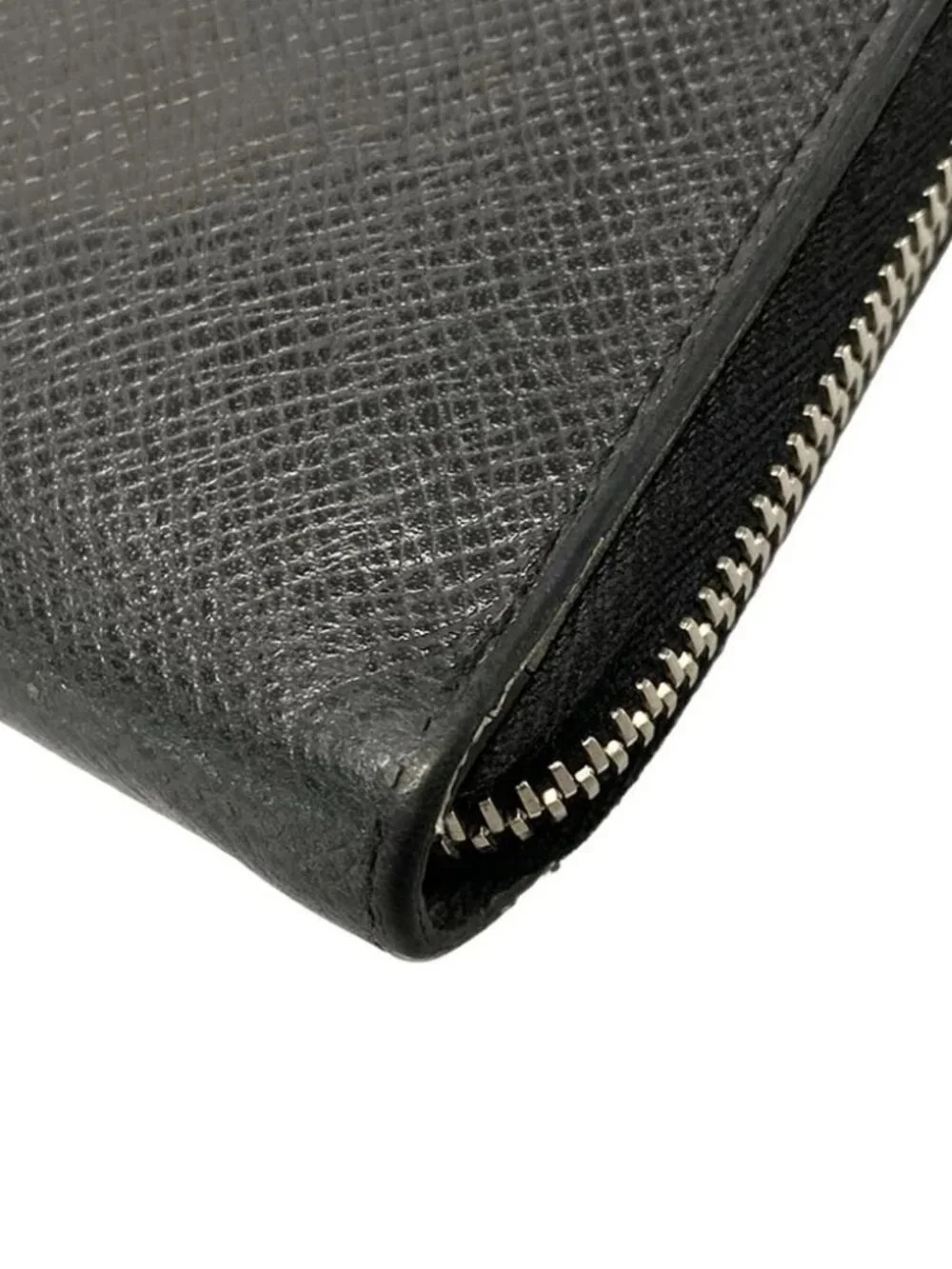 LOUIS VUITTON Zippy Wallet Vertical M32822 Ardoise Taiga Unclear Long Wallet